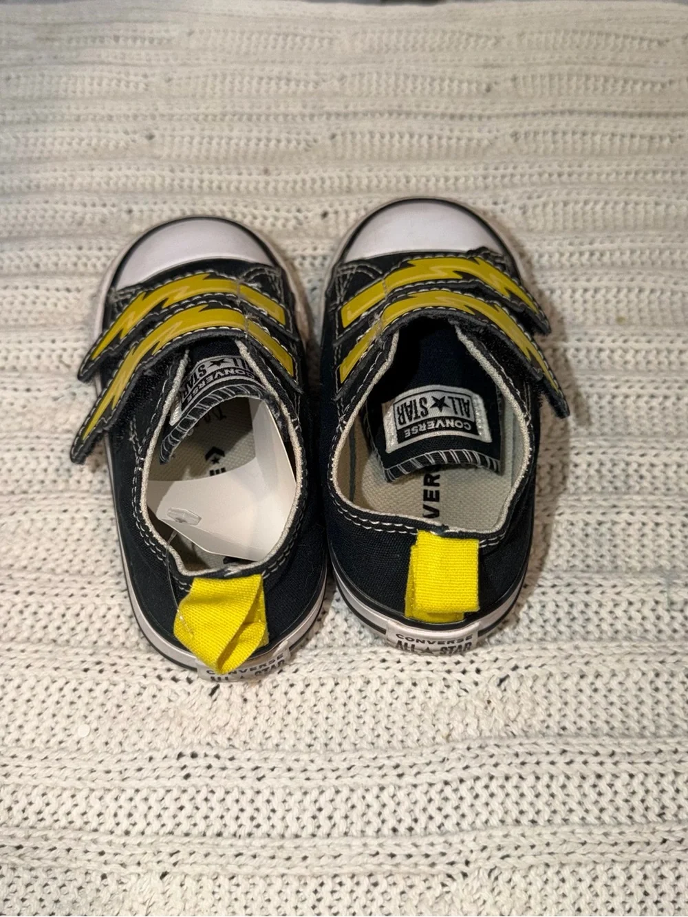 Converse Kids Black & Yellow Lightning Slip-On Sneakers infant size 6